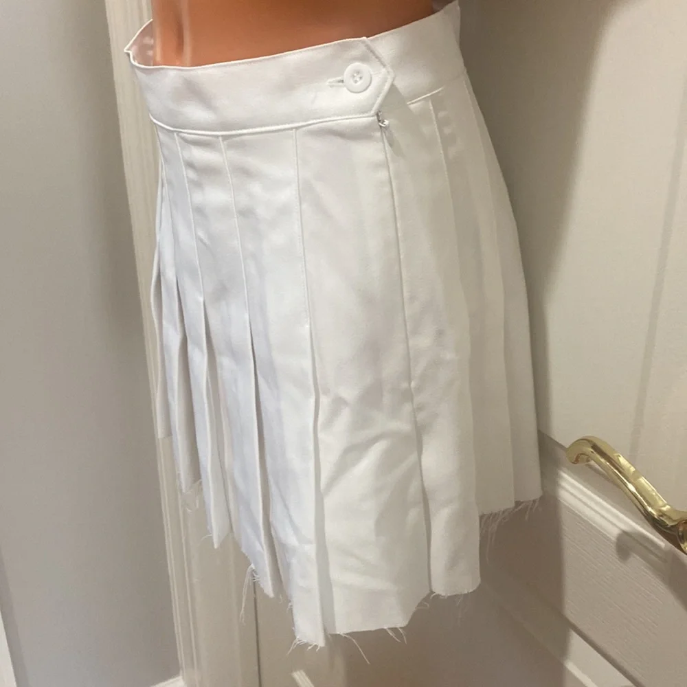 CHEERLEADING White Pleated Skirt Edgy Raw Edge M Medium EUC Cheer Punk Grunge
